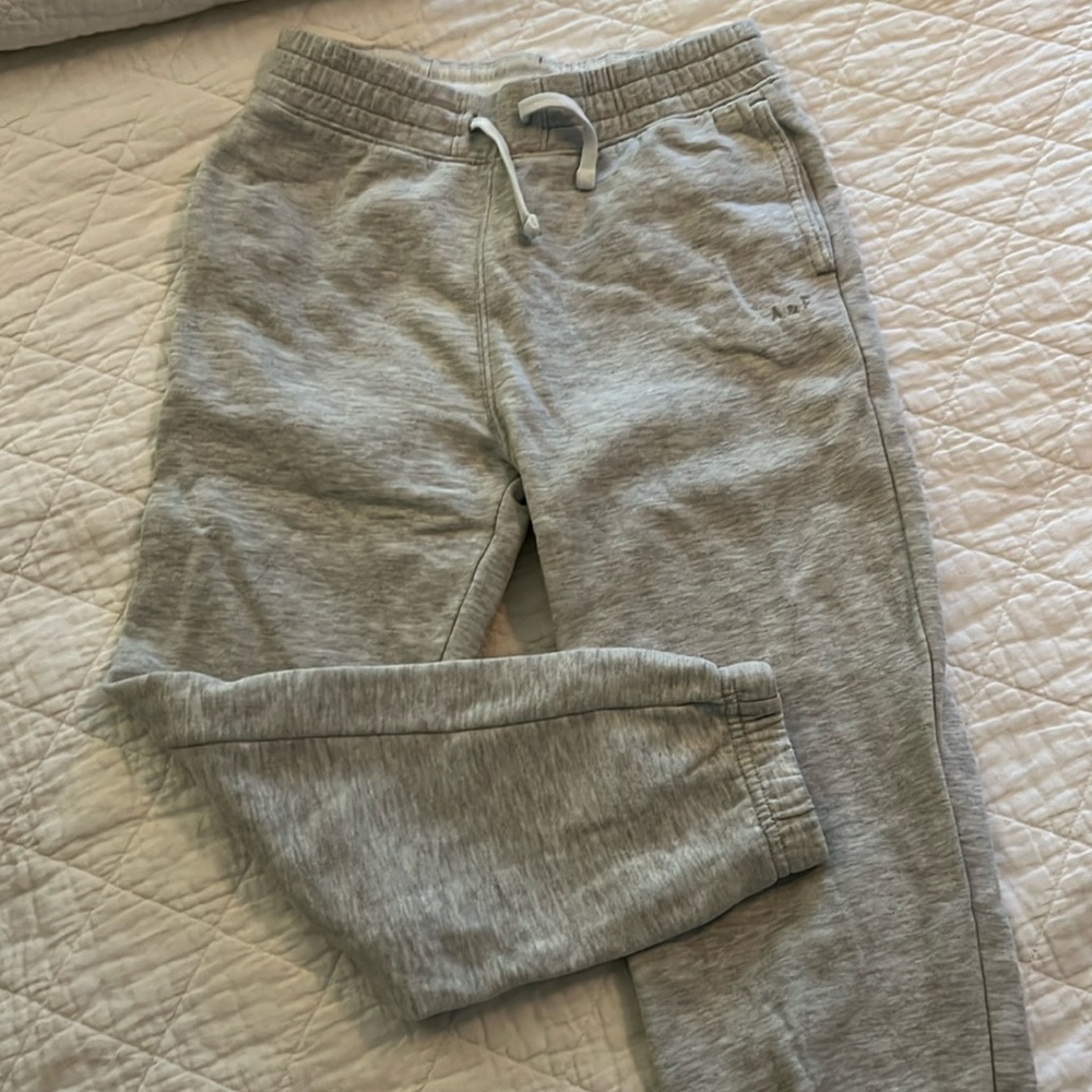 NWOT abercrombie kids sweat pants size 9/10